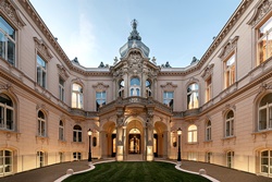 Károlyi-Csekonics-palota - Budapest - KASTELYOK.COM